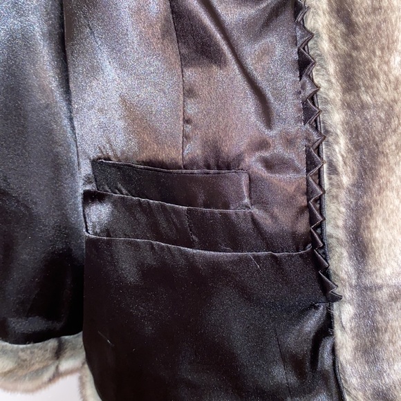 Vintage Terry Lewis Classic Luxuries Faux Chinchilla Fur Coat - Picture 10 of 10